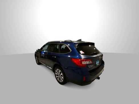 Used 2017 Subaru Outback 2.5i Touring w/ Popular Package #5A AWD/4WD image 6
