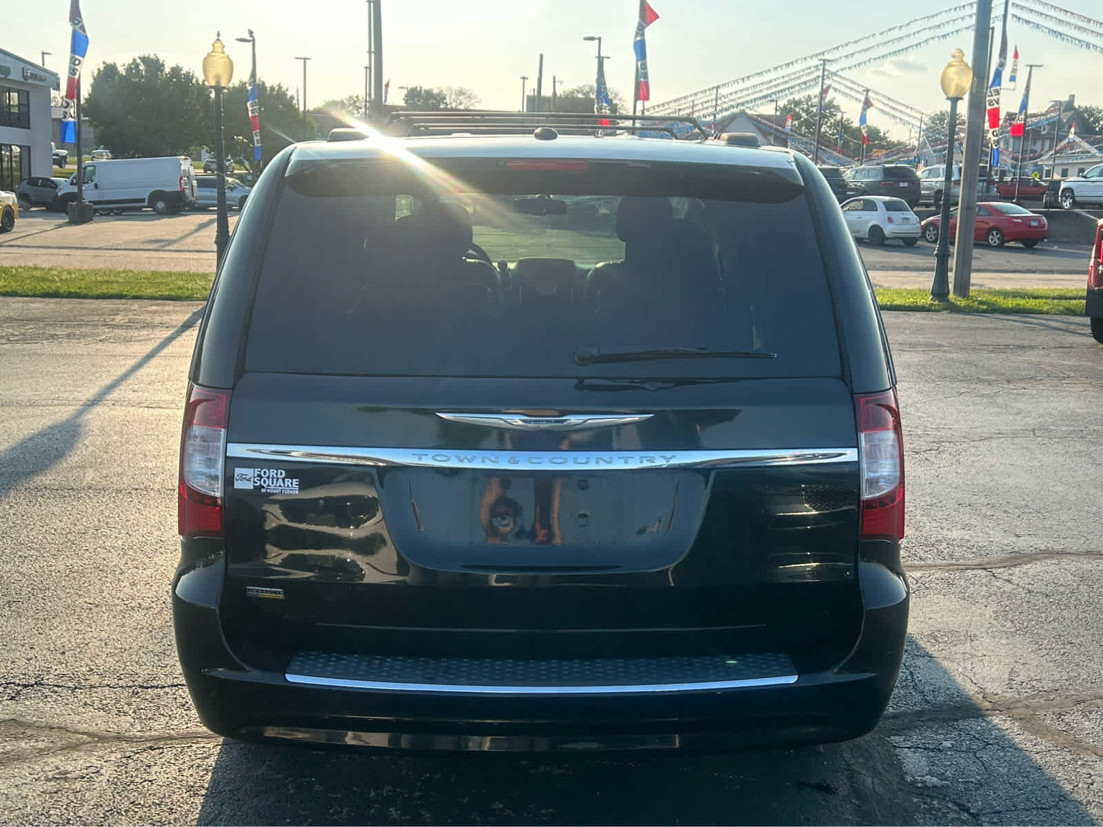 Used 2016 Chrysler Town & Country Touring FWD image 5