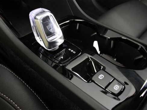 New 2026 Volvo XC40 B4 Plus w/ Climate Package image 7