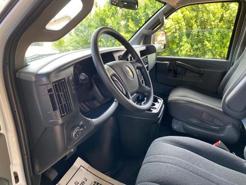 Used 2025 Chevrolet Express 2500 w/ Driver Convenience Package RWD image 28