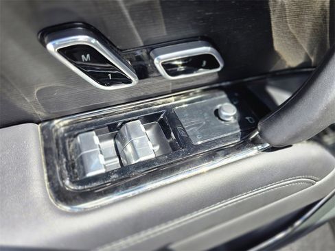 Used 2024 Land Rover Range Rover Sport SE image 17