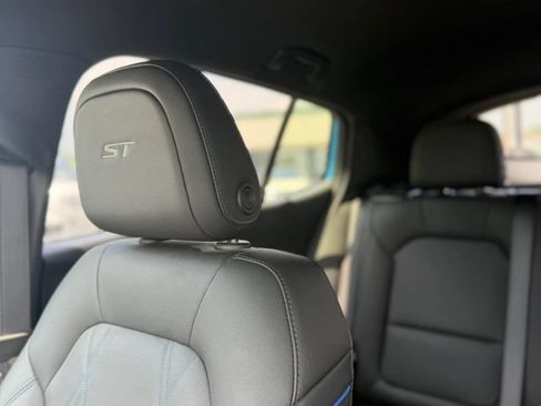 Used 2025 Buick Envista Sport Touring w/ Convenience II Package FWD image 25