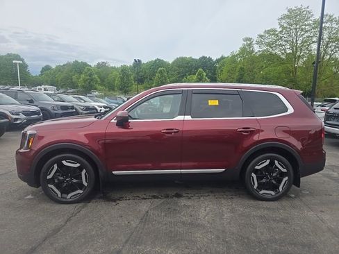 Used 2023 Kia Telluride EX w/ EX Captain's Chair Package AWD/4WD image 4