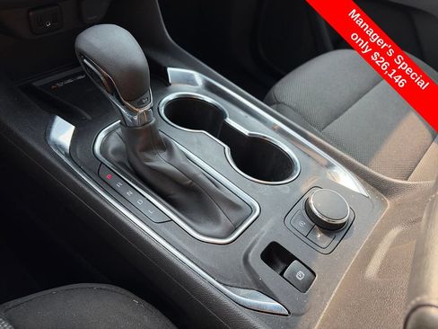 Used 2023 Chevrolet Traverse LT FWD image 26