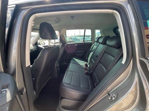 Used 2011 Volkswagen Tiguan S image 16