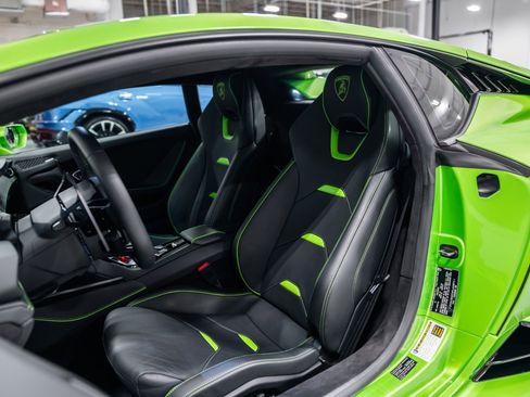 Used 2023 Lamborghini Huracan Tecnica RWD image 11