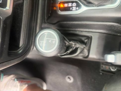 Used 2021 Jeep Wrangler Sport AWD/4WD image 33
