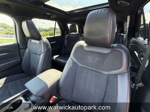 Used 2025 Ford Explorer ST AWD/4WD image 6