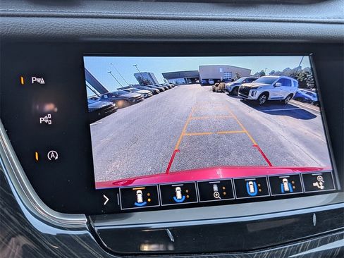 Used 2020 Cadillac XT6 Premium Luxury image 19