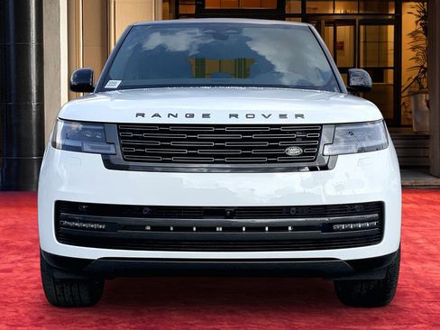 New 2026 Land Rover Range Rover Long Wheelbase SE image 2