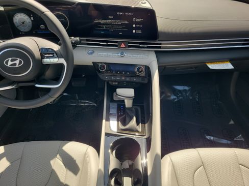 New 2026 Hyundai Elantra Limited FWD image 12