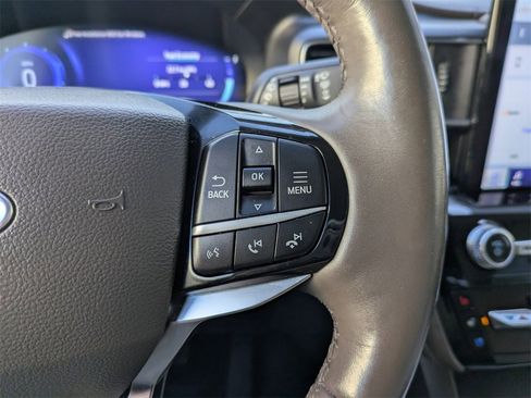 Used 2023 Ford Explorer Platinum w/ Technology Package image 28