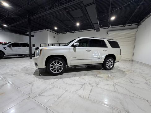 Used 2015 GMC Yukon Denali w/ Touring Package AWD/4WD image 7