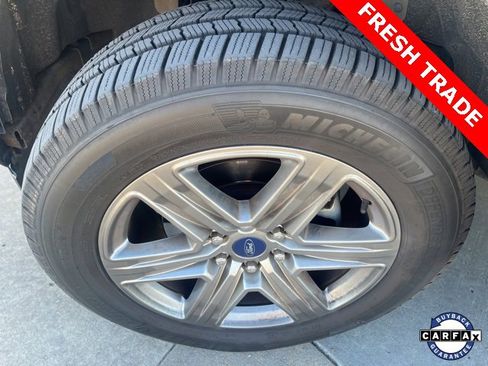 Used 2018 Ford F150 Lariat w/ Equipment Group 502A Luxury image 11