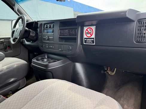Used 2018 Chevrolet Express 3500 LT w/ LT Preferred Equipment Group RWD image 13