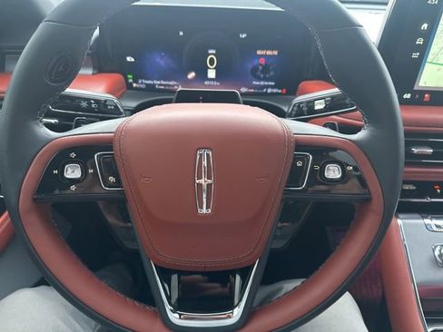 Used 2025 Lincoln Aviator Reserve w/ Equipment Group 201A image 18