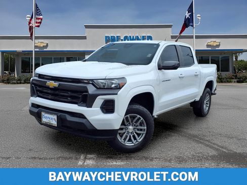 Used 2024 Chevrolet Colorado LT RWD image 1