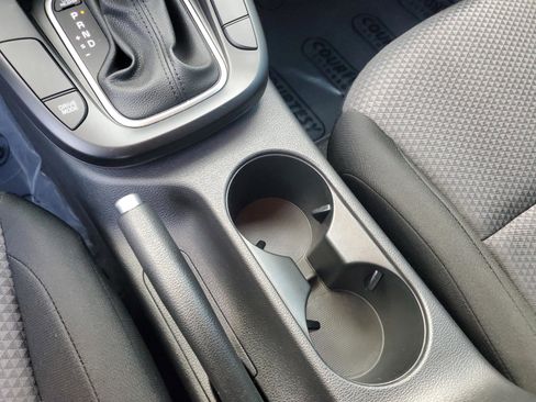 Used 2025 Kia Soul LX w/ LX Technology Package FWD image 25