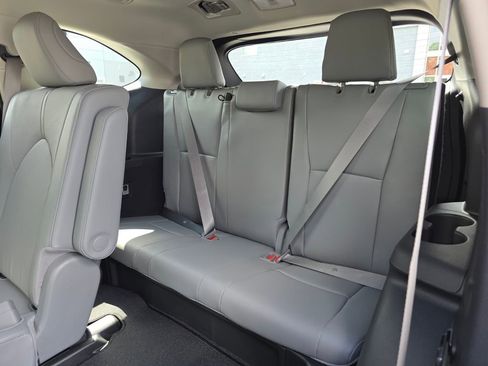 New 2026 Toyota Highlander Limited AWD/4WD image 21