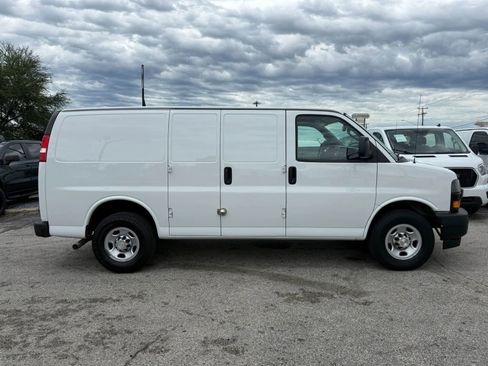 Used 2021 Chevrolet Express 2500 w/ Driver Convenience Package RWD image 3