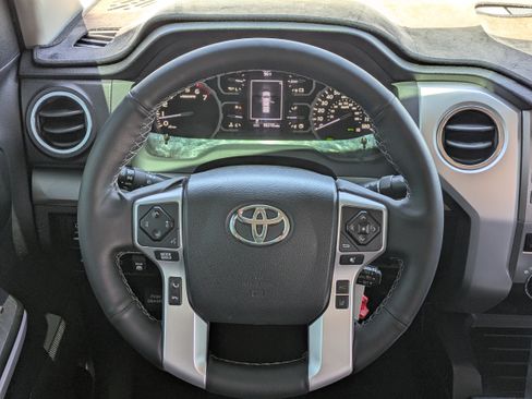 Used 2019 Toyota Tundra SR5 w/ SR5 Convenience Package RWD image 20