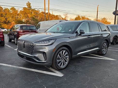Used 2025 Lincoln Aviator 2WD image 14