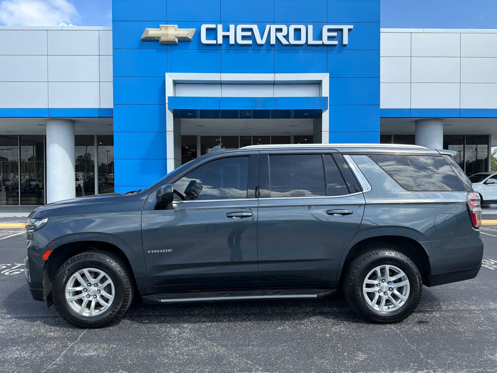 Used 2021 Chevrolet Tahoe LT RWD image 2