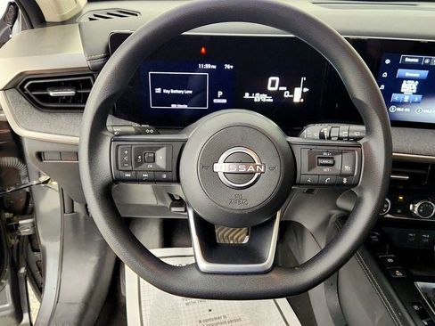 Used 2025 Nissan Kicks SV AWD/4WD image 13
