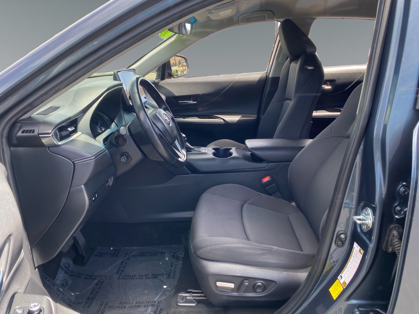 Used 2024 Toyota Venza LE AWD/4WD image 9