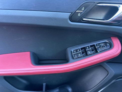 Certified 2025 Porsche Macan GTS image 12