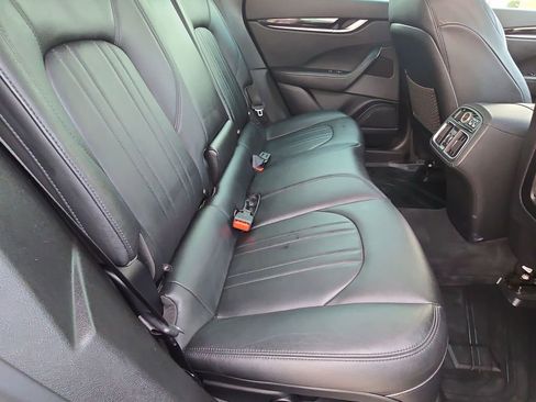 Used 2018 Maserati Levante Base image 32