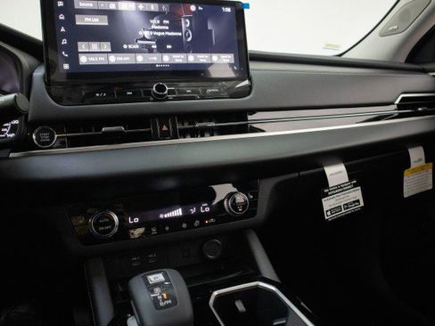 New 2025 Mitsubishi Outlander SE image 15