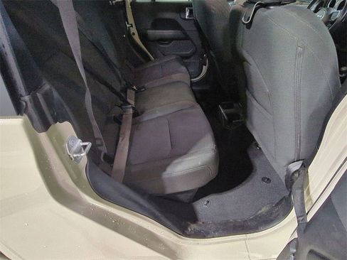 Used 2022 Jeep Gladiator Overland image 27