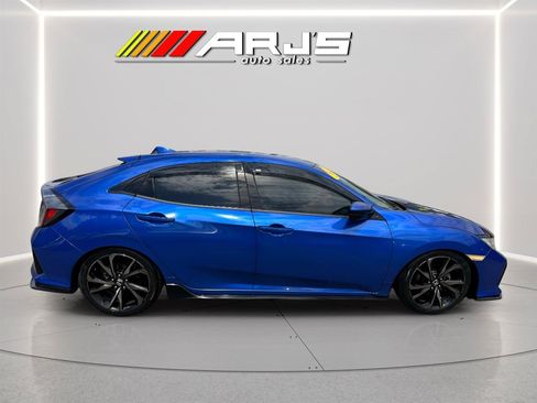 Used 2017 Honda Civic Sport image 5