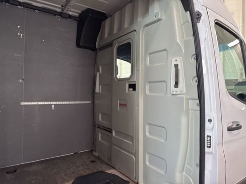 Used 2021 Mercedes-Benz Sprinter 3500 image 17