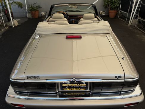 Used 1996 Jaguar XJS 4.0 Convertible RWD image 8
