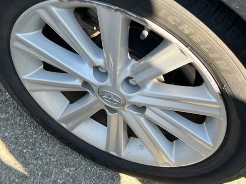 Used 2013 Toyota Camry XLE w/ Leather Pkg image 22