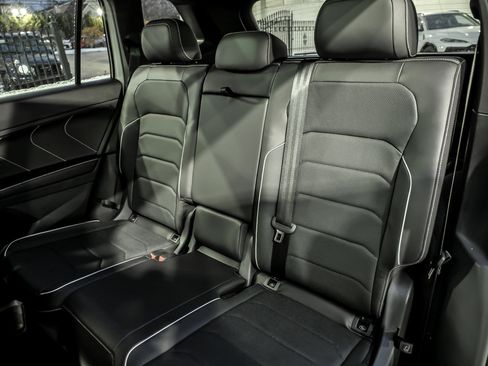 Used 2024 Volkswagen Tiguan SEL R-Line image 17