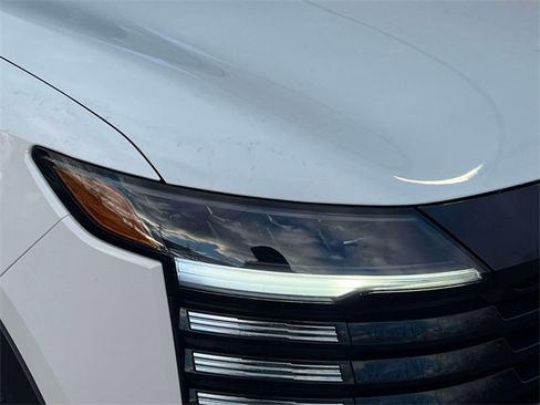 Used 2025 Nissan Kicks SV w/ Interior Electronics Package image 9