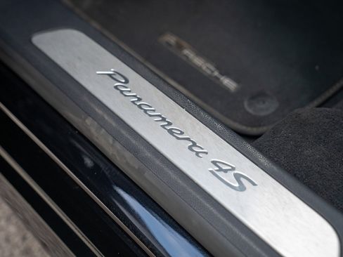 Used 2015 Porsche Panamera 4S AWD/4WD image 12