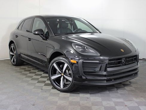 Used 2025 Porsche Macan image 10