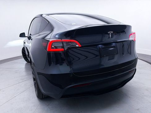 Used 2024 Tesla Model Y Long Range image 4