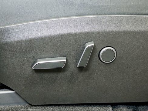 Used 2023 Tesla Model Y Long Range image 7