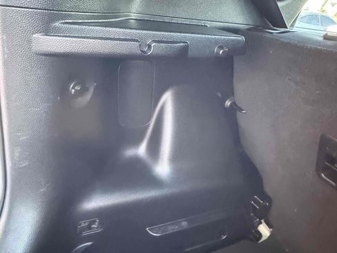 Used 2017 Kia Soul + FWD image 61