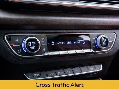 Used 2022 Audi Q5 e Prestige w/ Prestige Package image 26