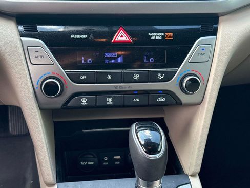 Used 2017 Hyundai Elantra SE w/ SE A/T Tech Package 03 FWD image 21