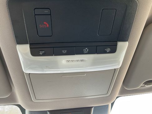 Used 2025 Nissan Rogue SV image 27