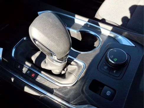 Used 2023 Chevrolet Traverse LT w/ LPO, Floor Liner Package AWD/4WD image 23