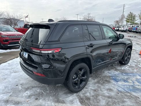 New 2025 Jeep Grand Cherokee Limited w/ Black Appearance Package AWD/4WD image 33