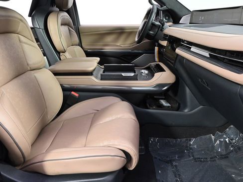 New 2026 Lincoln Navigator Black Label AWD/4WD image 16